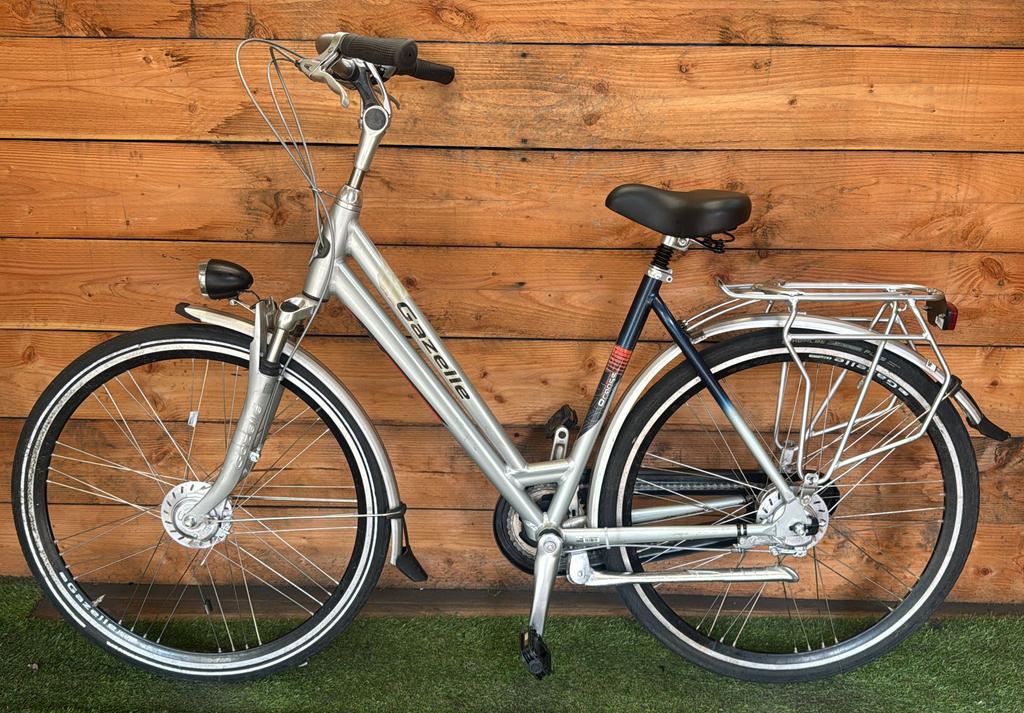 Gazelle Orange 7v 28inch 53cm