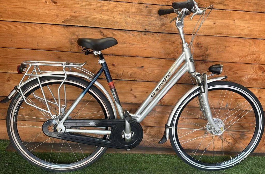 Gazelle Orange 7v 28inch 53cm