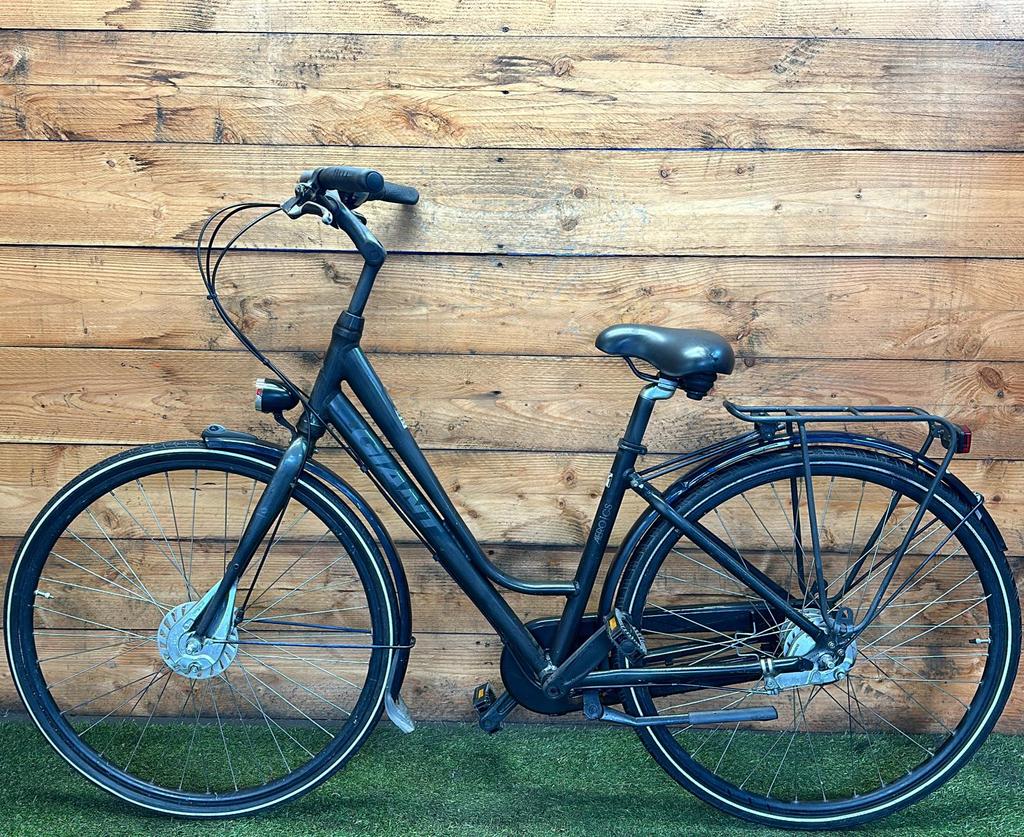 Giant Aero CS 8v 28inch 45cm