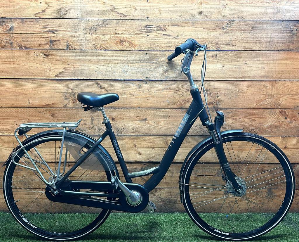 Giant Ultimo 8v 28inch 50cm